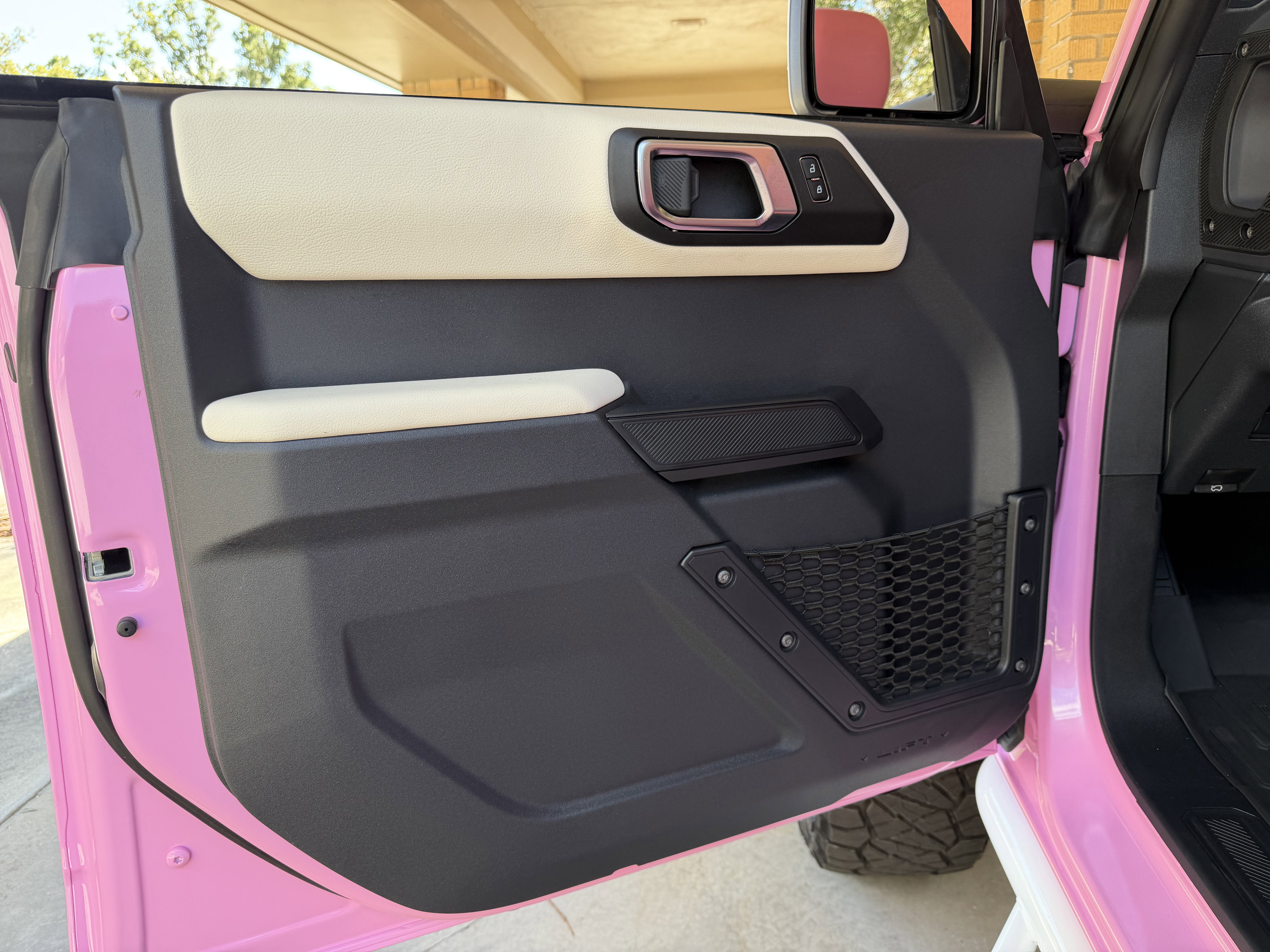 Used 2025 Ford Bronco Outer Banks AWD/4WD image 18