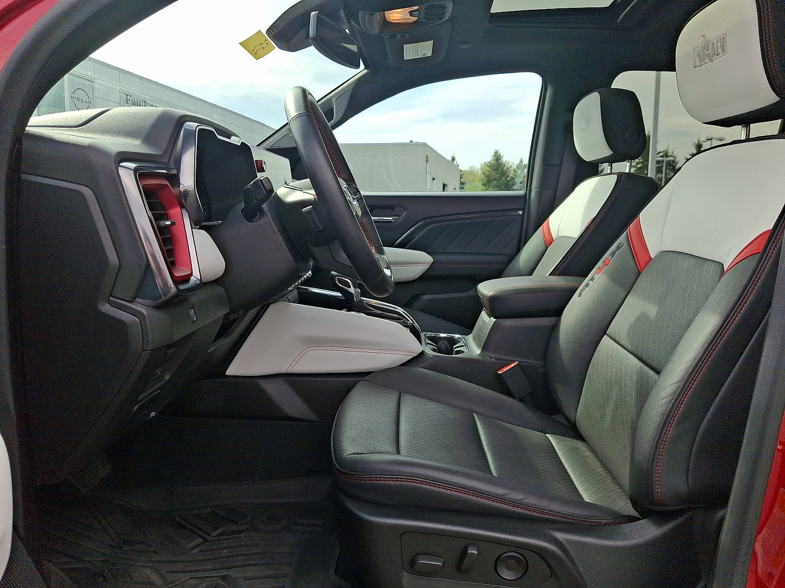 Used 2024 GMC Canyon AT4X w/ AT4X AEV Edition AWD/4WD image 13