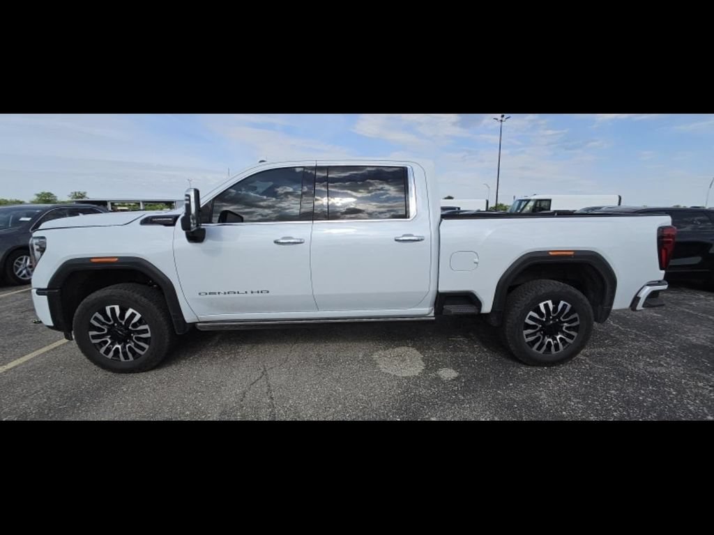 Used 2026 GMC Sierra 2500 Denali Ultimate AWD/4WD image 8