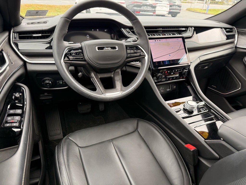 Used 2024 Jeep Grand Cherokee L Overland w/ Trailer Tow Package image 12