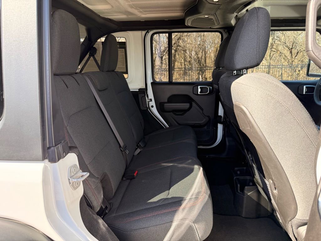 Used 2025 Jeep Wrangler Unlimited Rubicon image 41