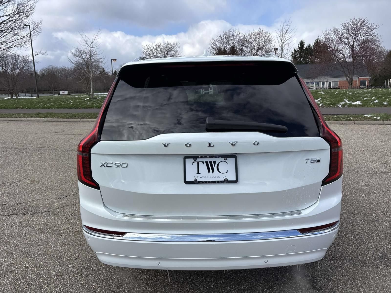New 2026 Volvo XC90 T8 Plus w/ Protection Package Premier AWD/4WD image 6