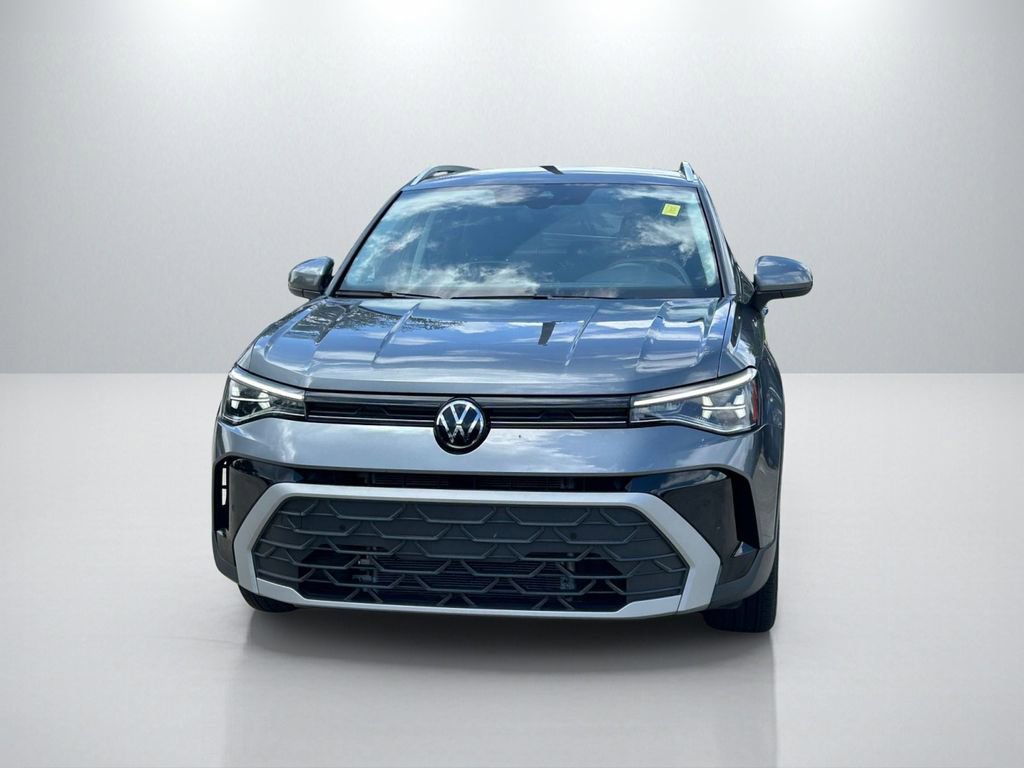 Used 2025 Volkswagen Taos SE FWD image 2