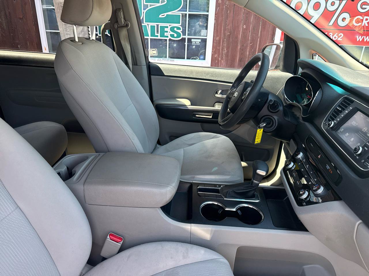 Used 2021 Kia Sedona LX FWD image 13