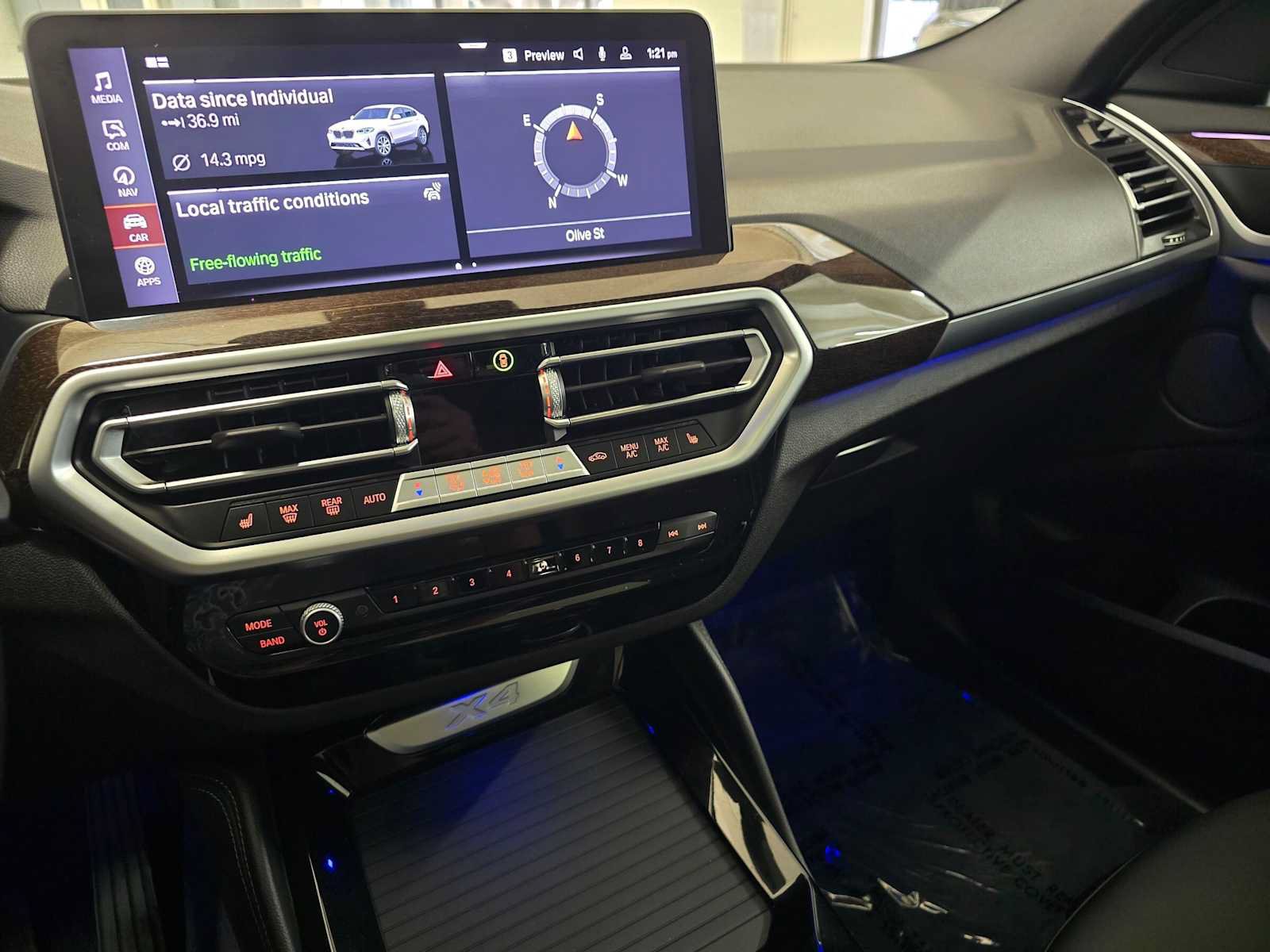 Used 2025 BMW X4 xDrive30i AWD/4WD image 26