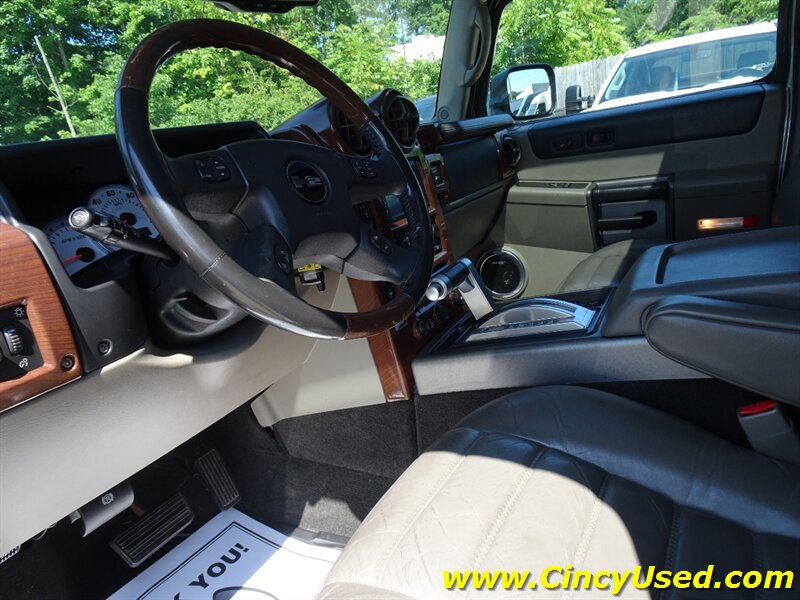 Used 2004 HUMMER H2 w/ Preferred Equipment Group AWD/4WD image 13