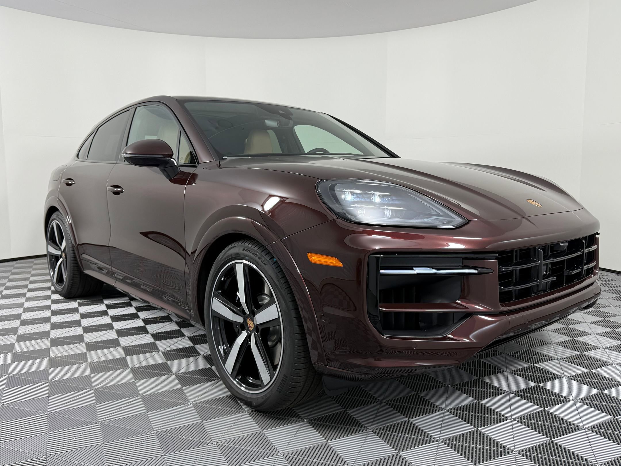 New 2026 Porsche Cayenne GTS image 7