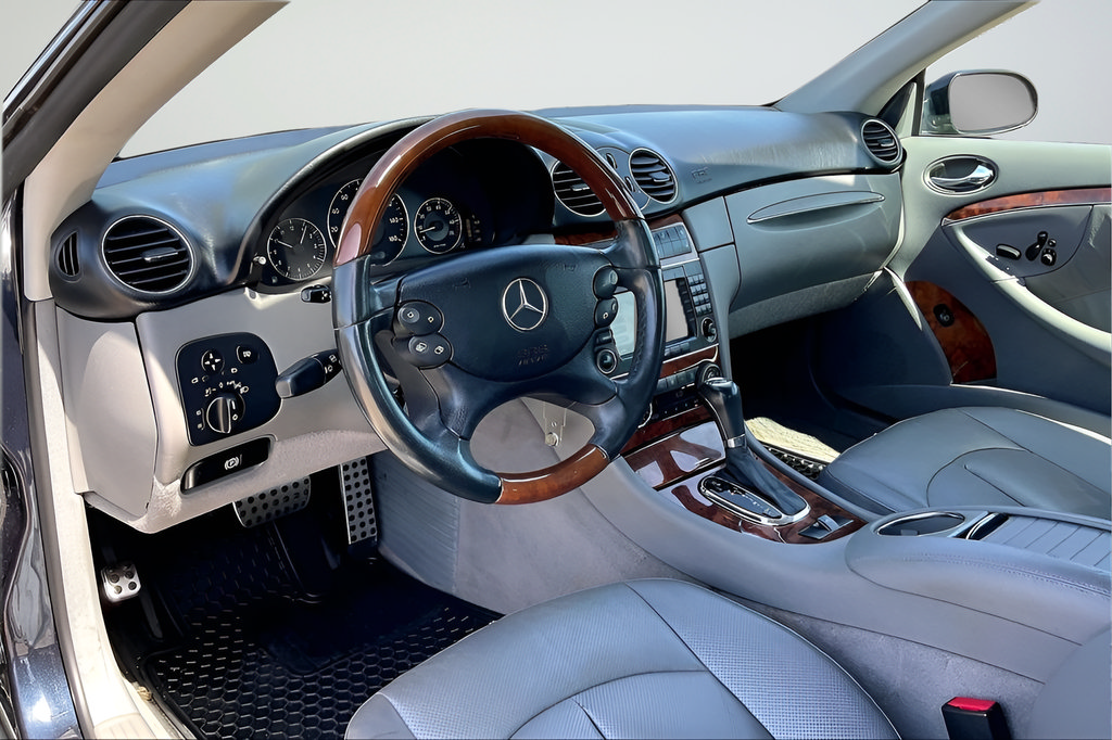 Used 2009 Mercedes-Benz CLK 550 Cabriolet image 11