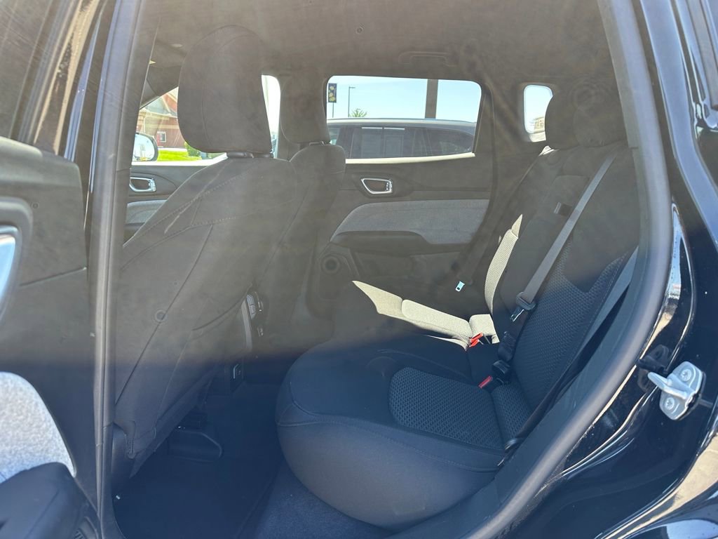 Used 2023 Jeep Compass Sport image 11