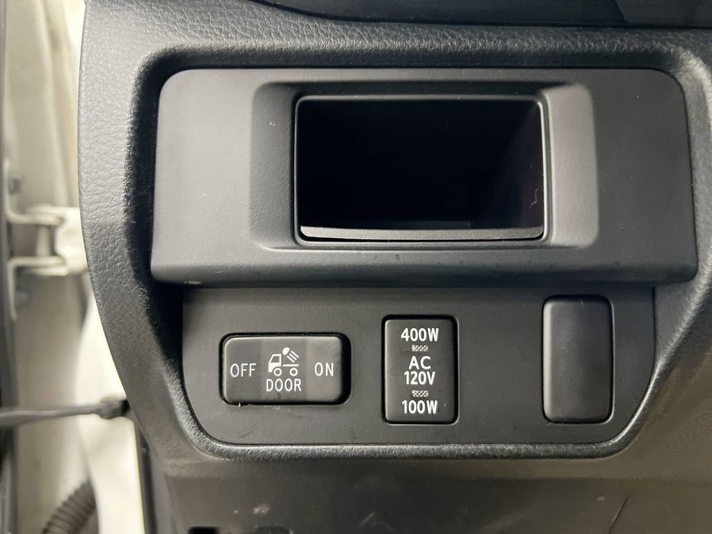 Used 2016 Toyota Tacoma TRD Off-Road w/ Exterior Package AWD/4WD image 19