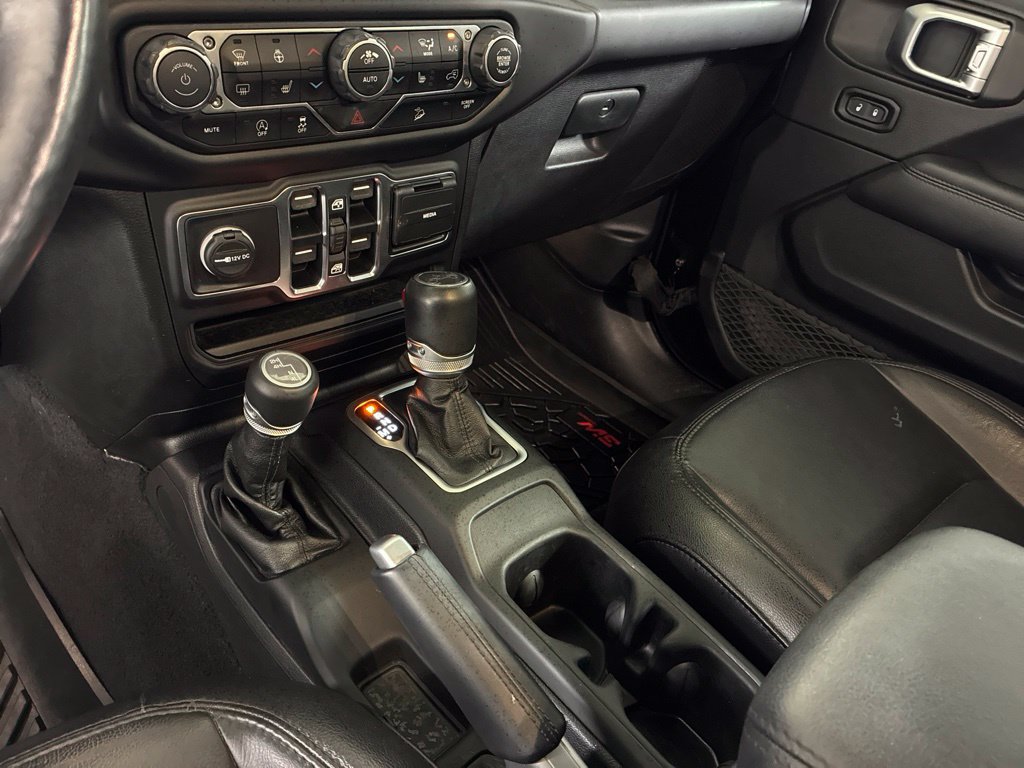 Used 2020 Jeep Wrangler Unlimited Sahara AWD/4WD image 13