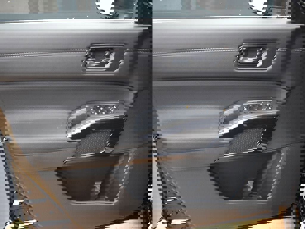 New 2025 Nissan Pathfinder S image 12