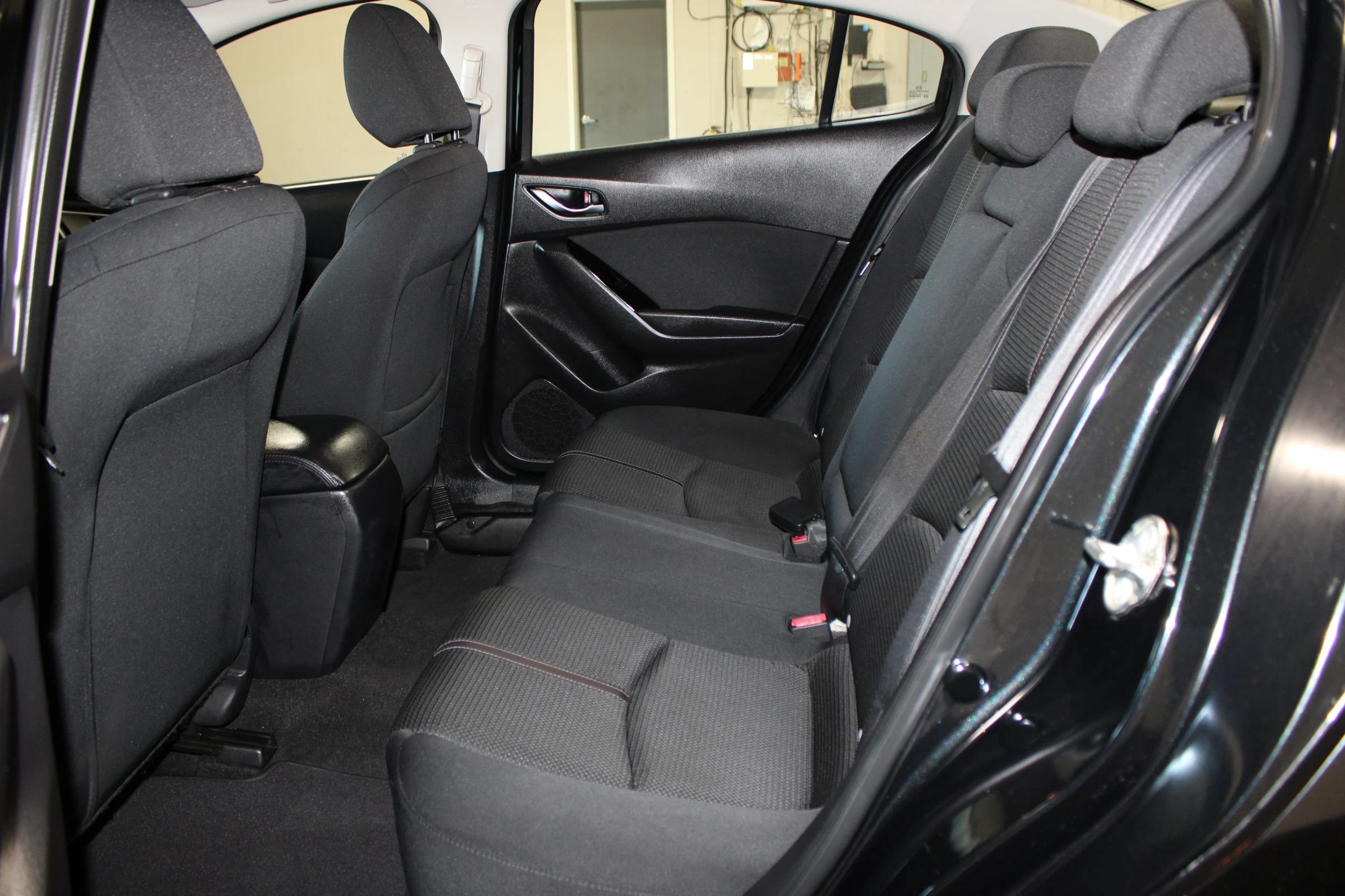 Used 2018 MAZDA MAZDA3 Sport w/ Preferred Equipment Package FWD image 26