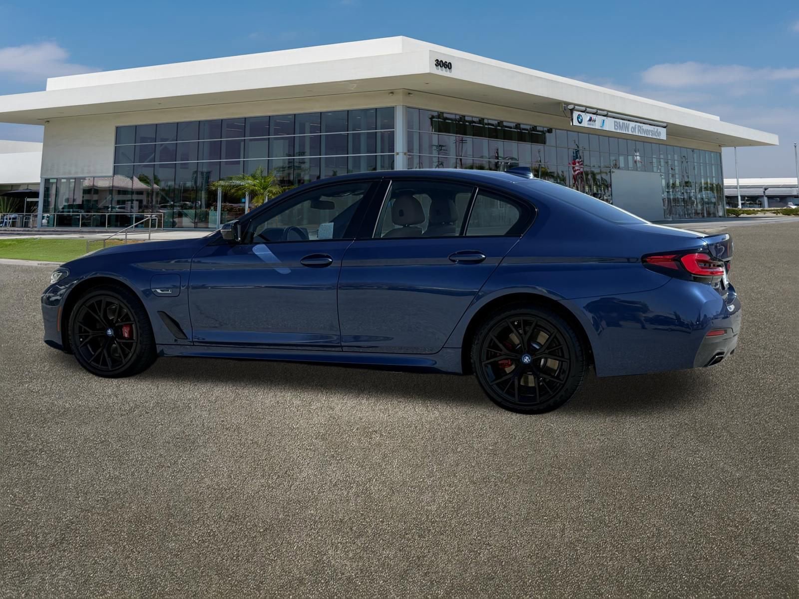 Used 2023 BMW 530e 530e iPerformance w/ M Sport Package image 7