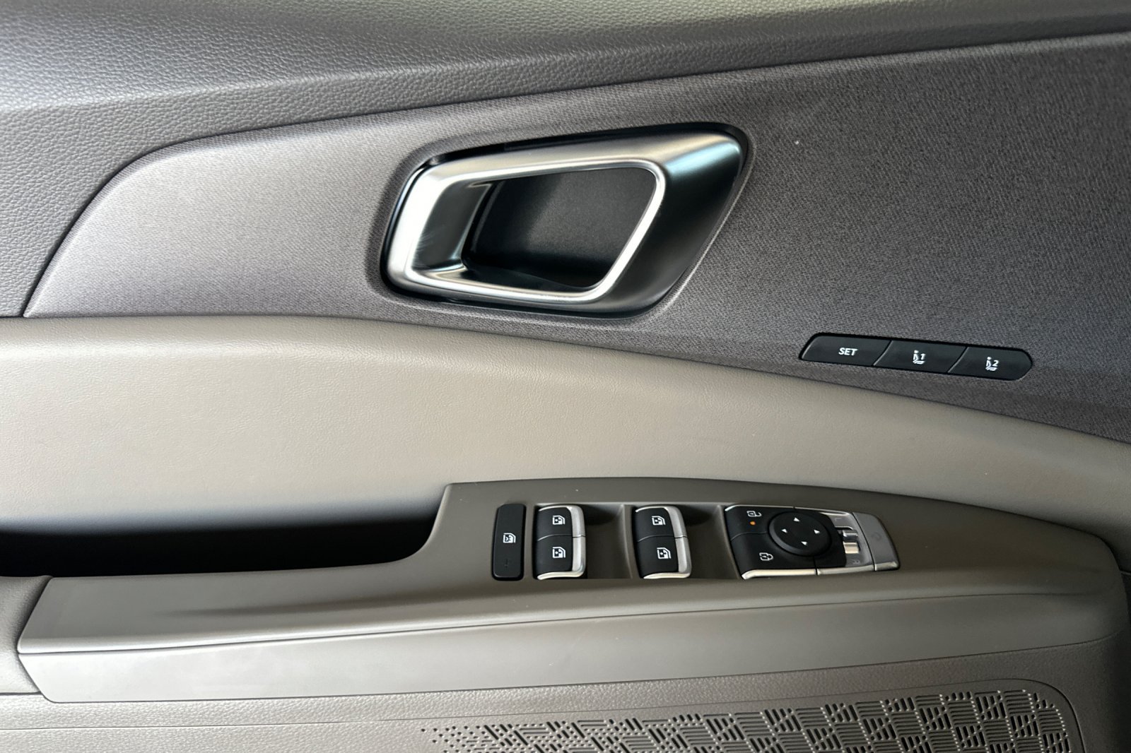 New 2026 Kia Carnival EX FWD image 12