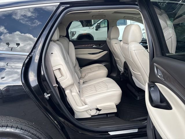 Used 2023 Buick Enclave Avenir image 27