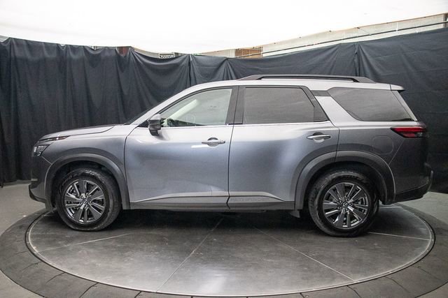 Used 2023 Nissan Pathfinder SV AWD/4WD image 9
