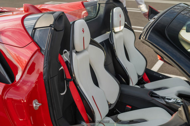 Used 2025 Ferrari SF90 Spider image 59
