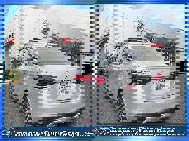 Certified 2025 Nissan Versa SV w/ Trunk Package image 8