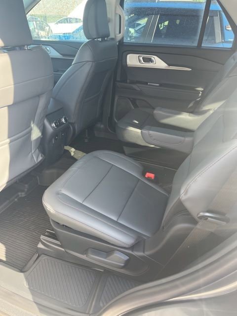Used 2026 Ford Explorer Active w/ Active Comfort Package image 12