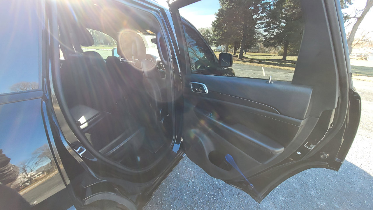 Used 2018 Jeep Grand Cherokee Altitude image 17