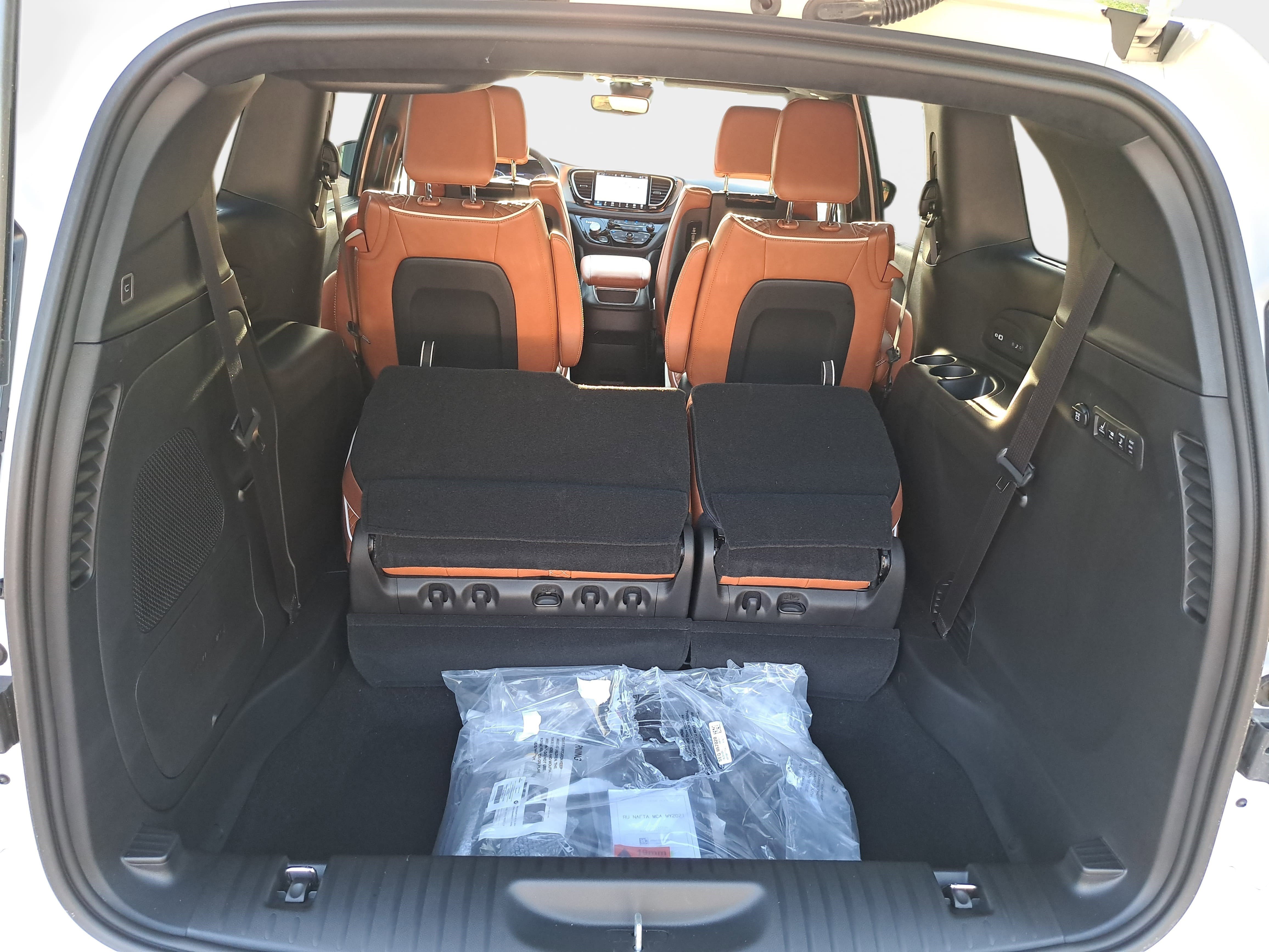 New 2026 Chrysler Pacifica Pinnacle image 14