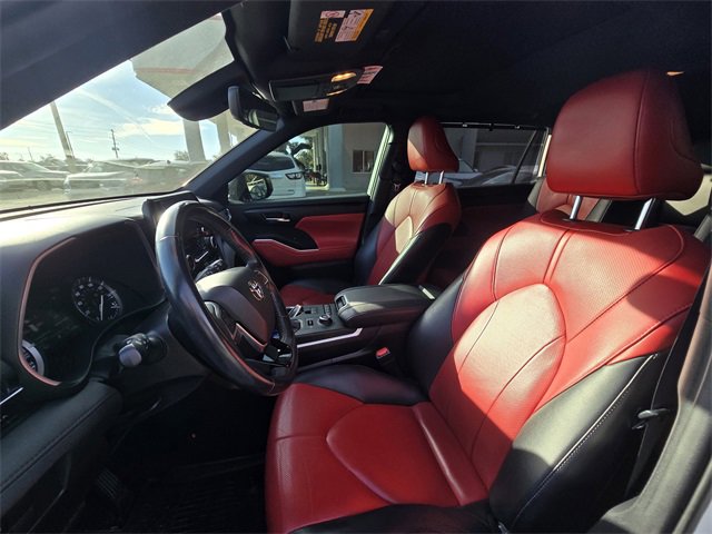 Used 2021 Toyota Highlander XSE image 4