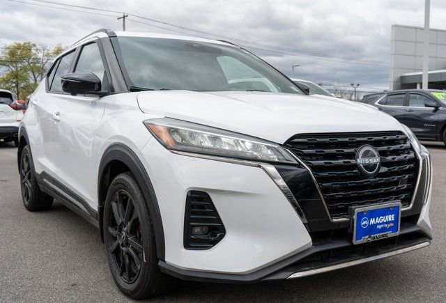 Used 2023 Nissan Kicks SR image 4