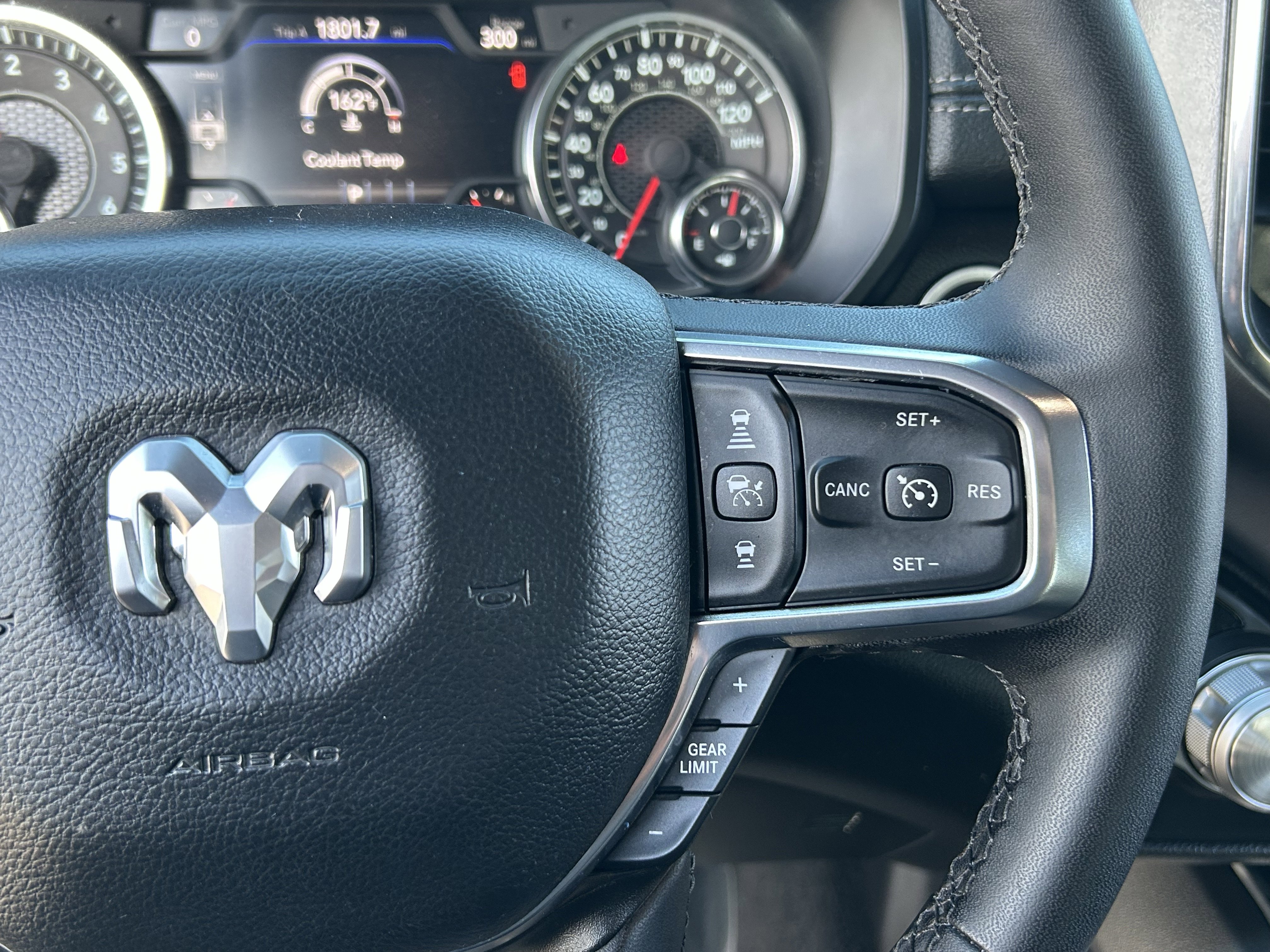 Used 2025 RAM 1500 Laramie AWD/4WD image 24