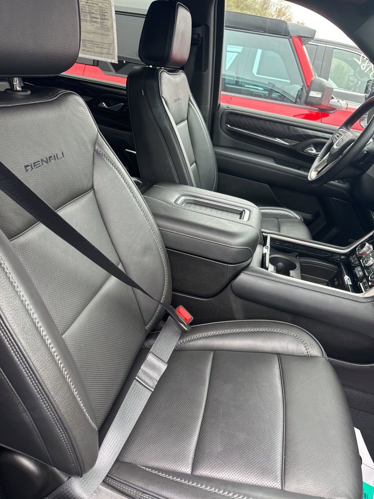 Used 2024 GMC Yukon XL Denali w/ Max Trailering Package image 13