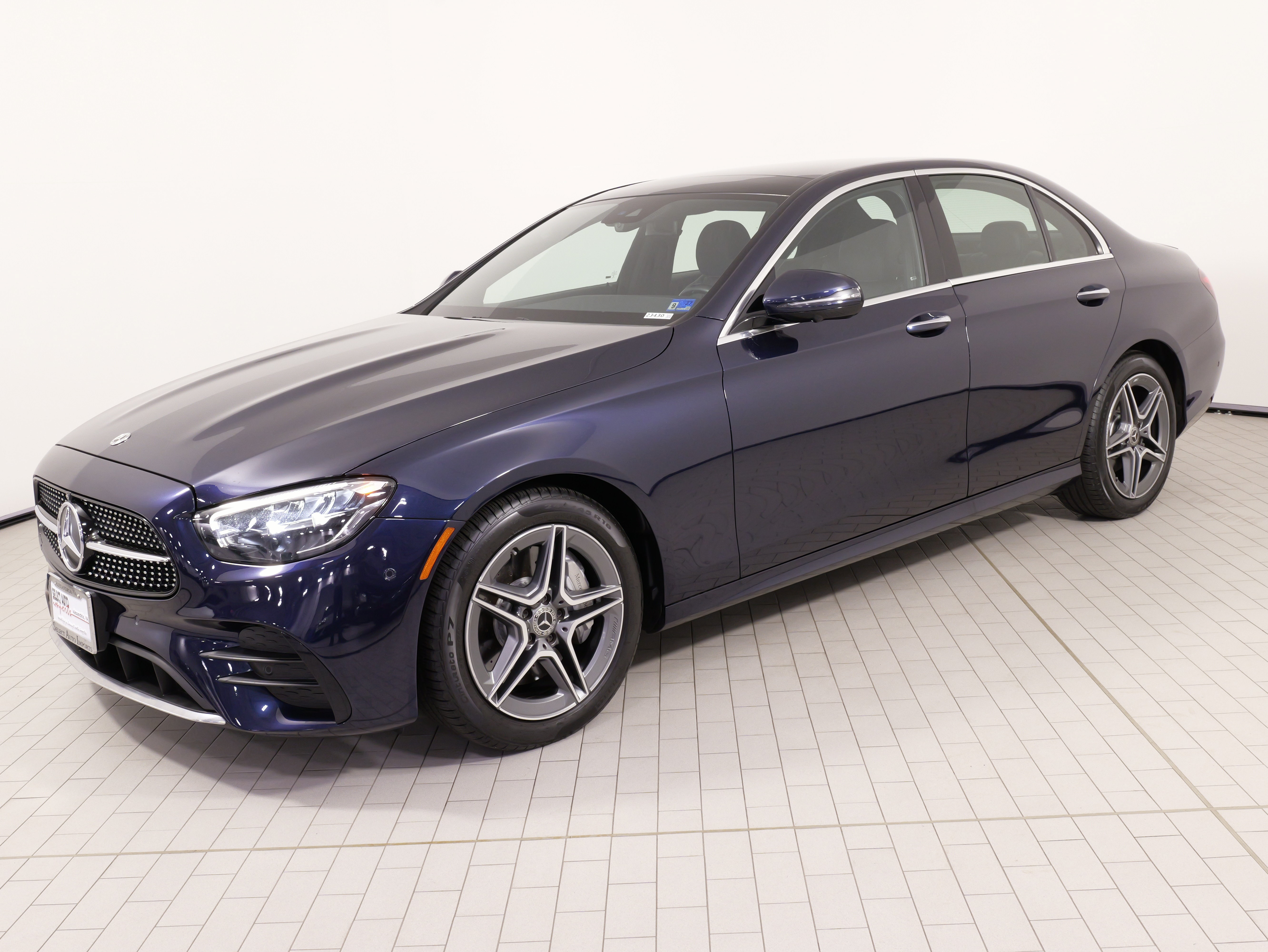 Used 2023 Mercedes-Benz E 350 4MATIC Sedan image 1
