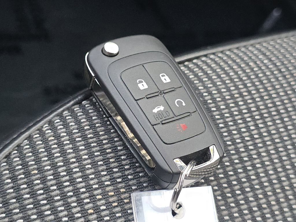 Used 2015 Chevrolet Malibu LT w/ Power Convenience Package FWD image 27