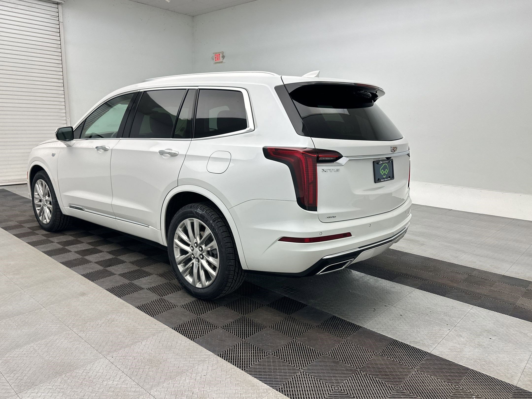 Certified 2023 Cadillac XT6 Premium Luxury image 3