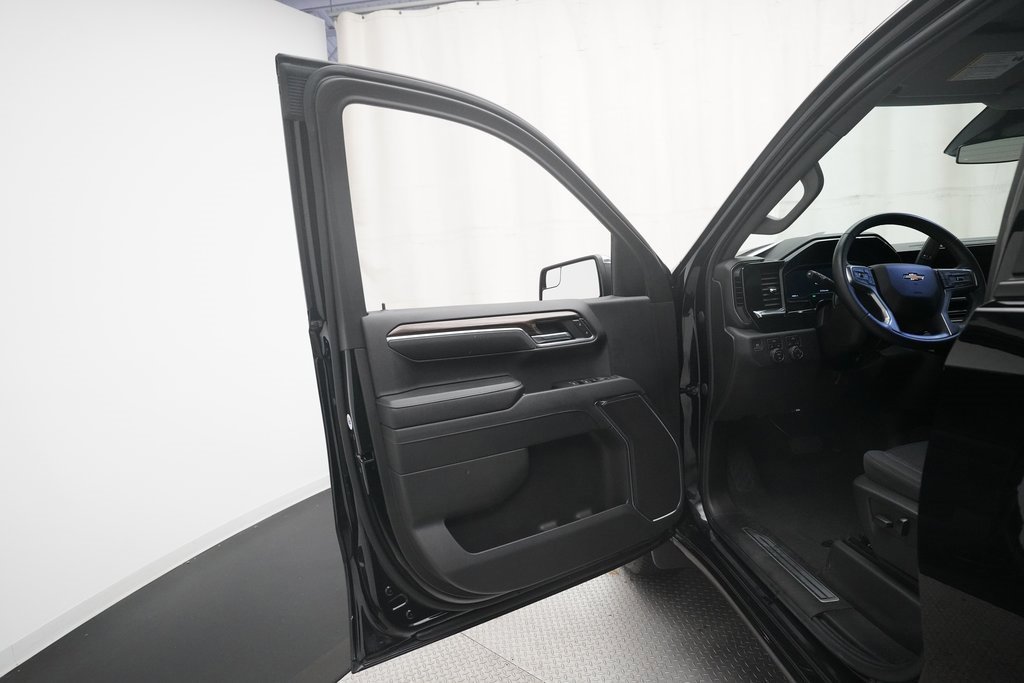 Used 2023 Chevrolet Silverado 1500 LT image 27