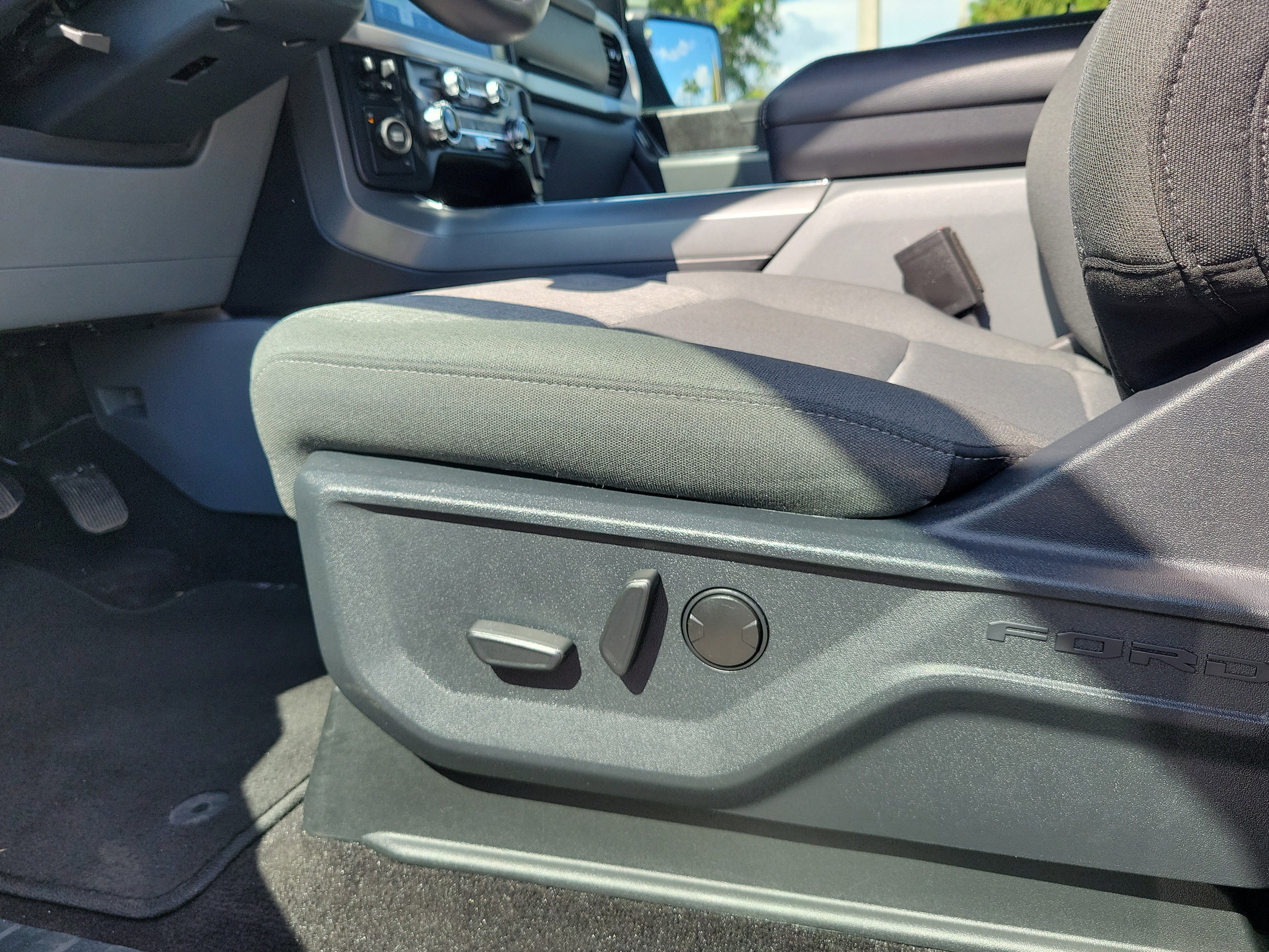Used 2022 Ford F150 XLT w/ Equipment Group 302A High image 15