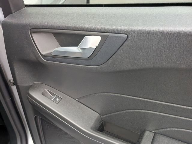 Used 2021 Ford Escape SE image 31