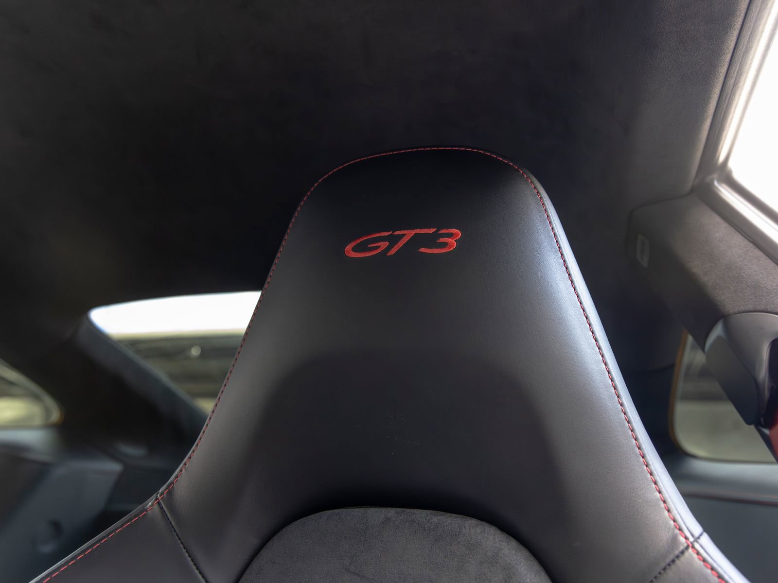 Certified 2018 Porsche 911 GT3 RWD image 31