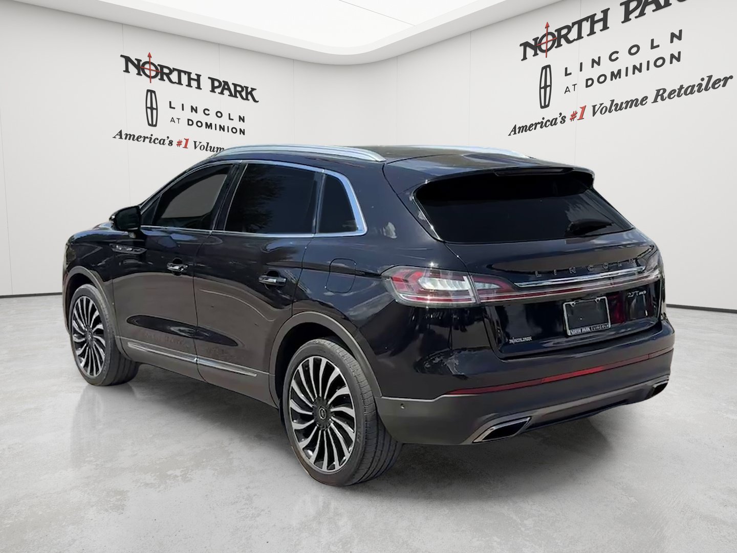 Used 2020 Lincoln Nautilus Black Label w/ Cargo Utility Package AWD/4WD image 3