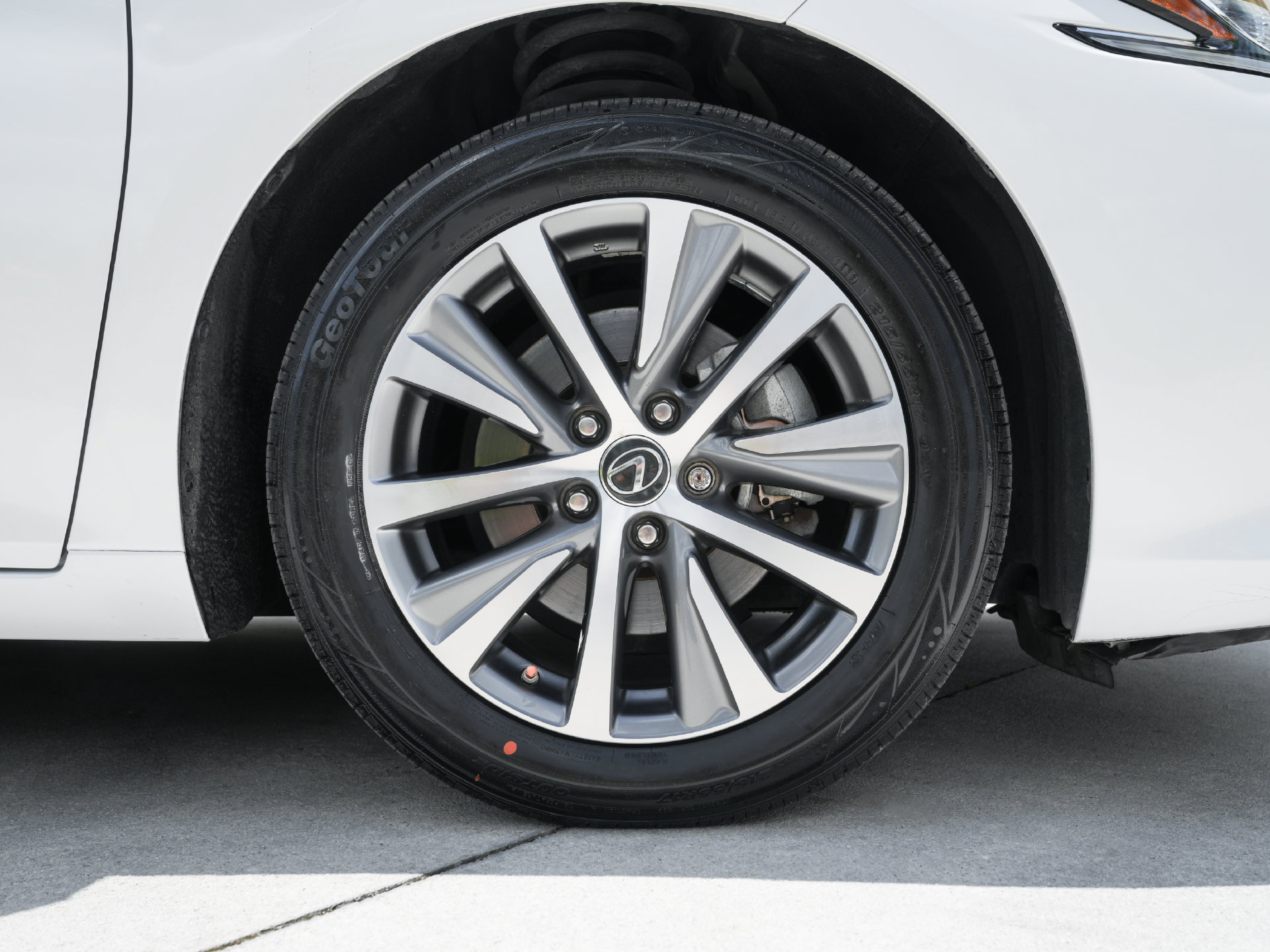 Used 2020 Lexus ES 300h w/ Premium Package FWD image 29