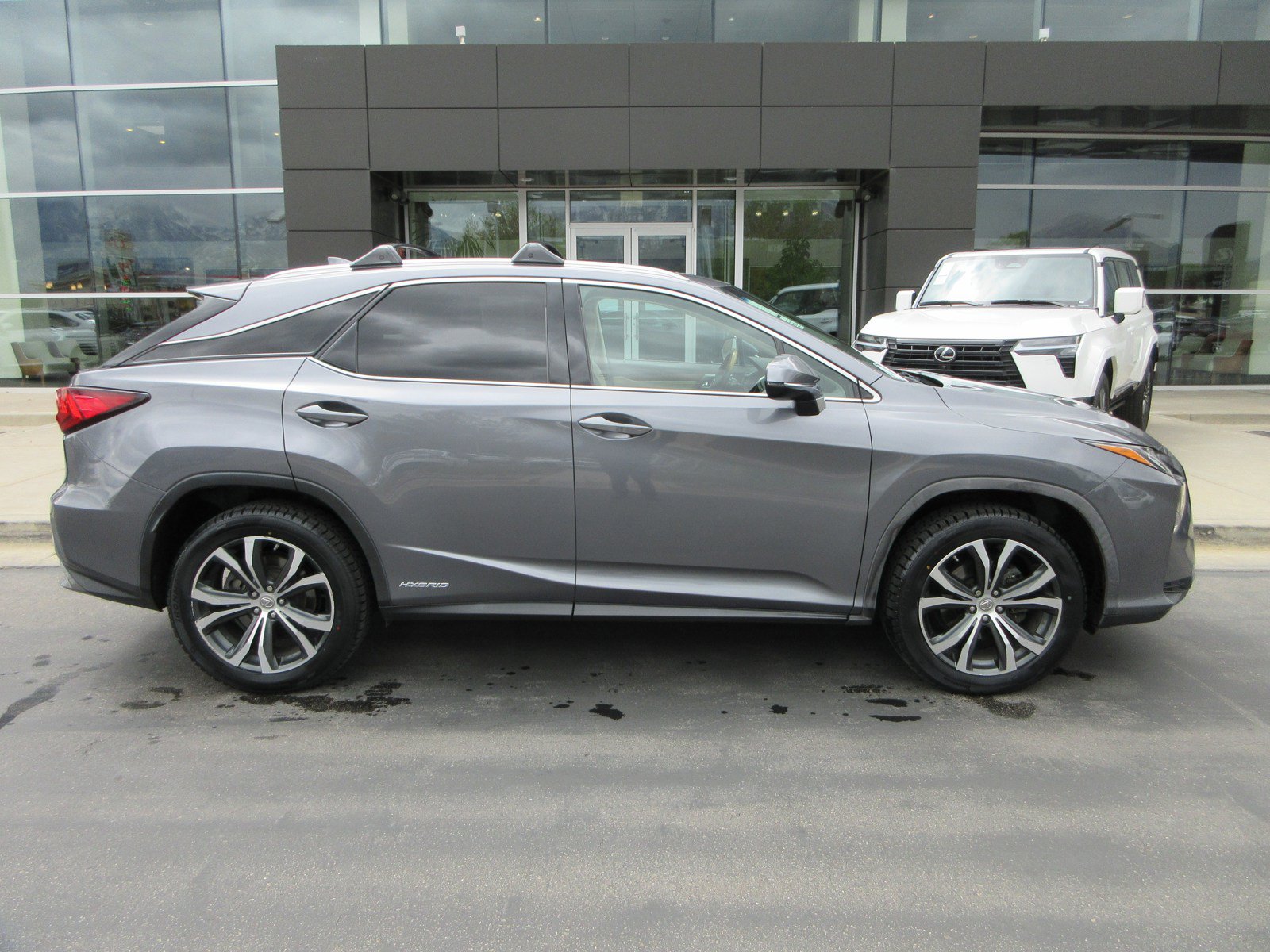 Used 2016 Lexus RX 450h AWD w/ Cold Weather Package image 11
