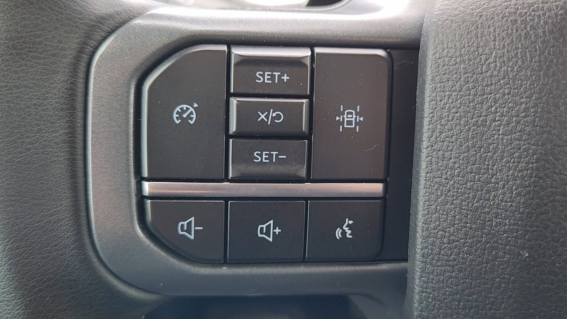 Used 2023 Ford F150 Lightning XLT image 13