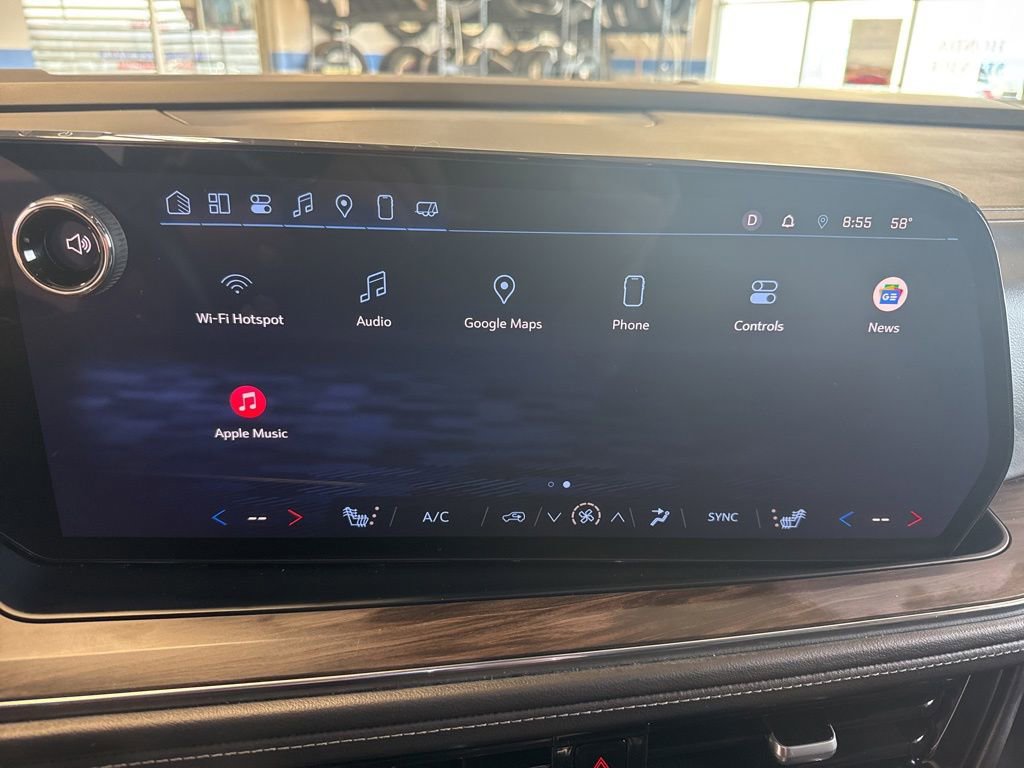 Used 2025 Chevrolet Suburban Z71 AWD/4WD image 16