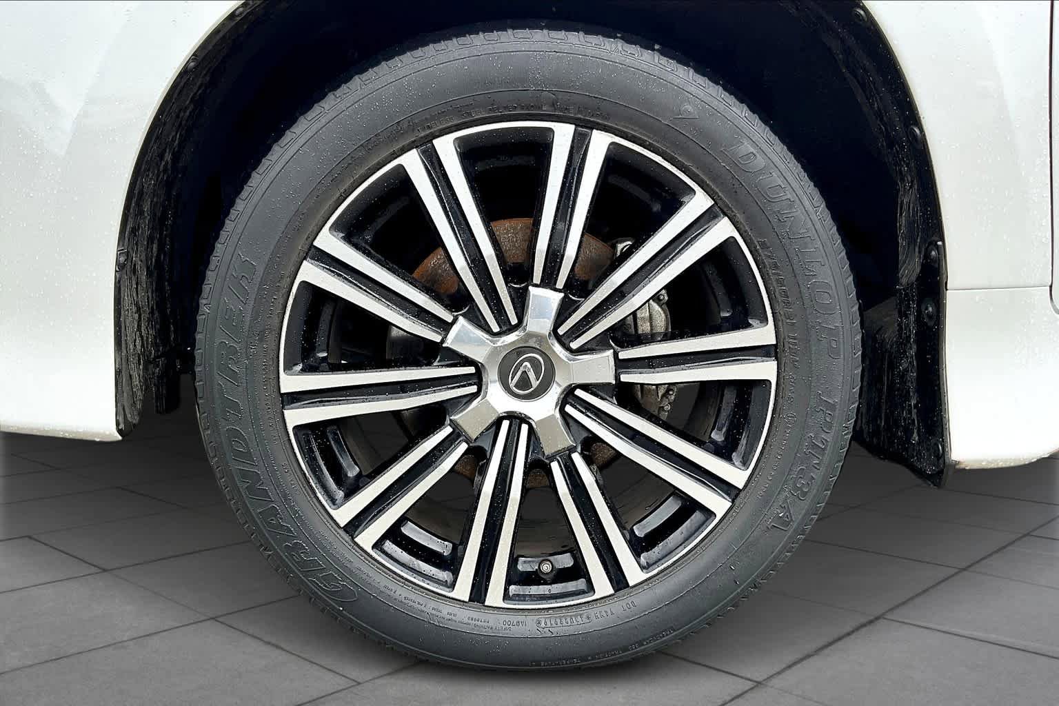 Used 2020 Lexus LX 570 4WD w/ Luxury Package image 11