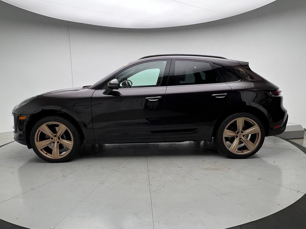 Certified 2024 Porsche Macan S AWD/4WD image 2