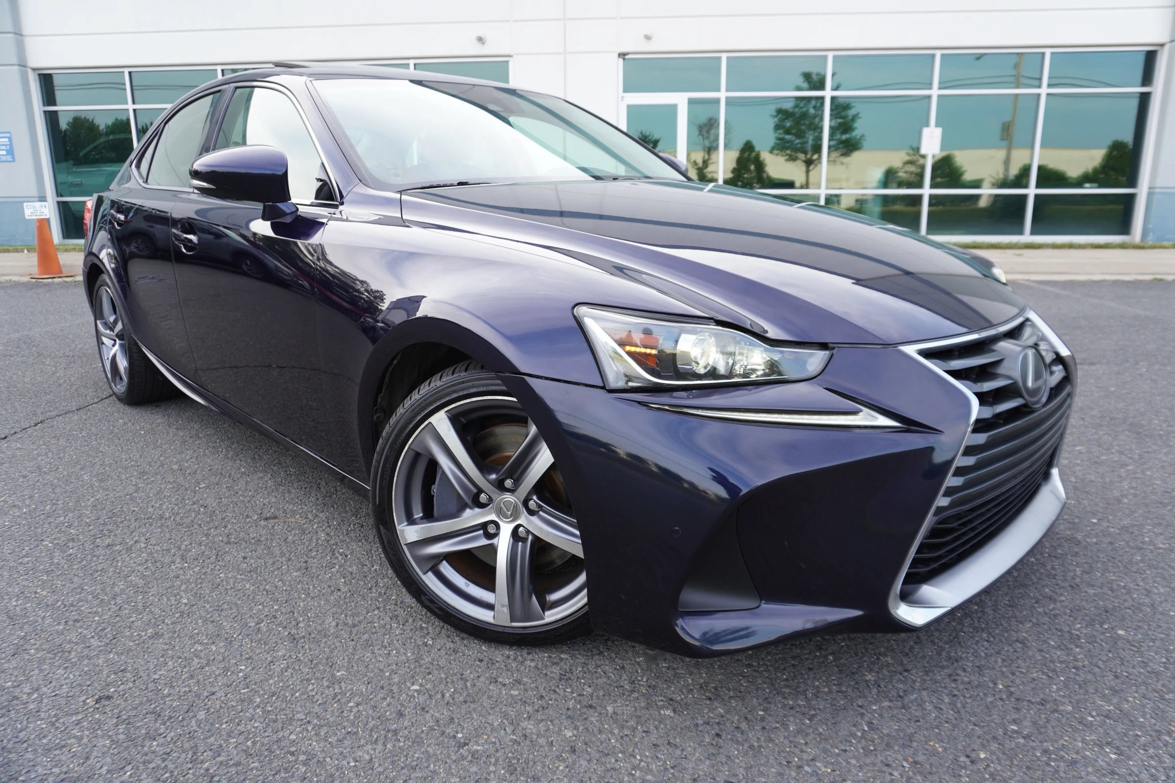 Used 2017 Lexus IS 200t w/ Premium Package RWD image 1