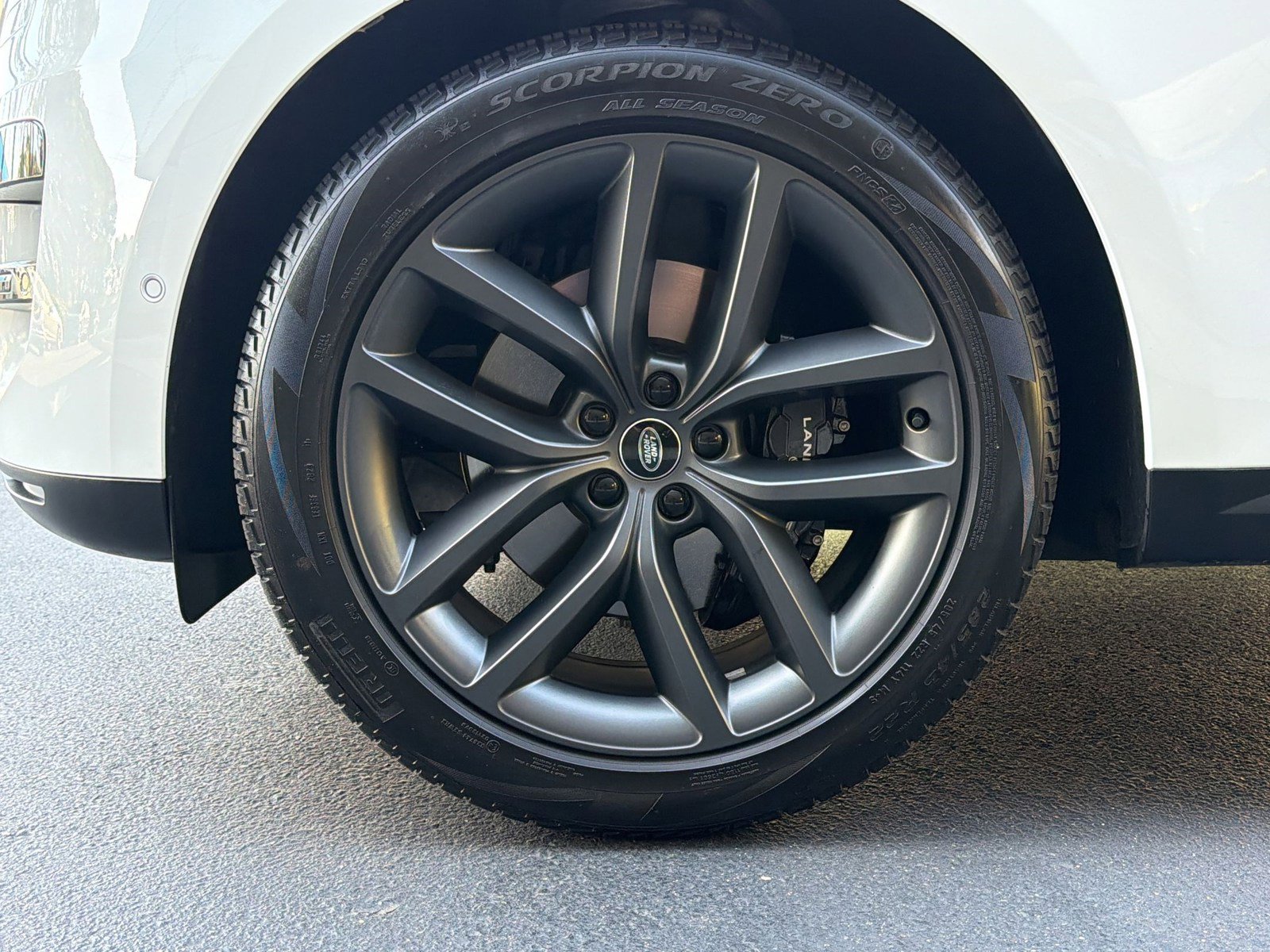 Used 2023 Land Rover Range Rover Sport SE image 12