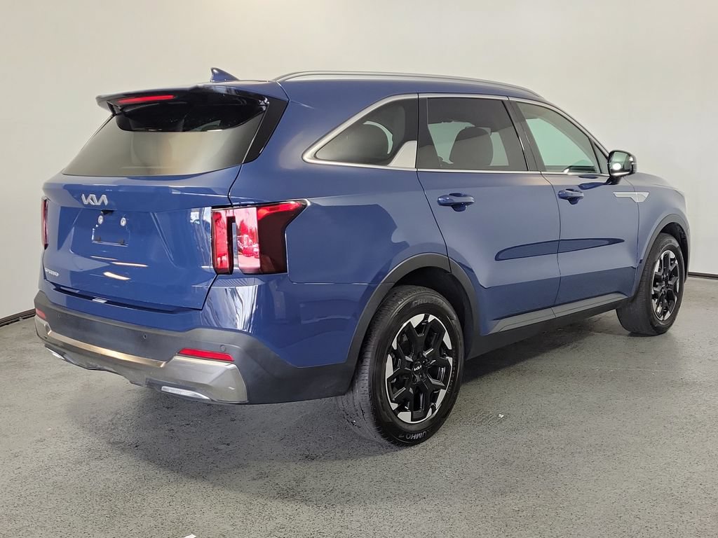Used 2024 Kia Sorento S w/ Panoramic Sunroof Package FWD image 6