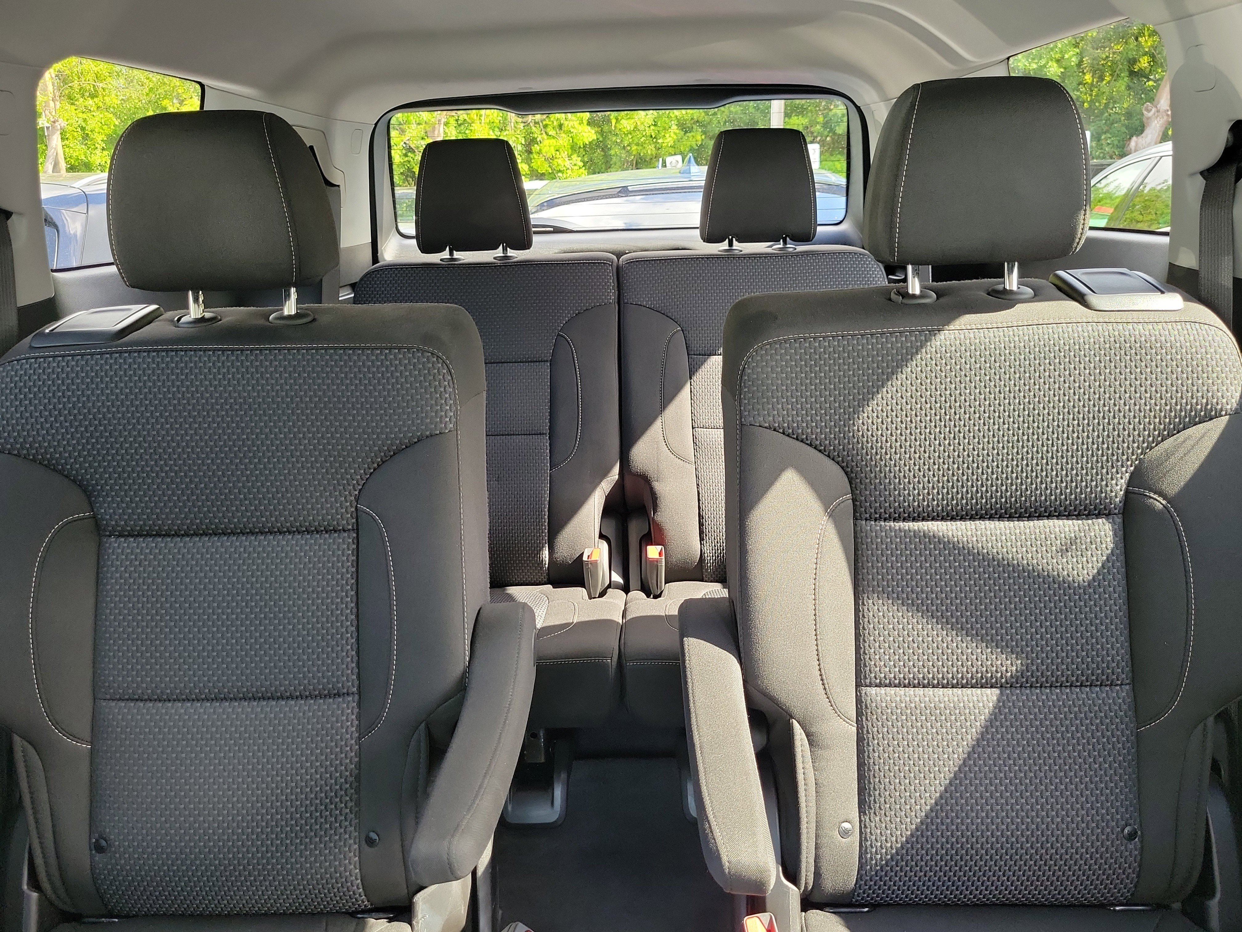 Used 2023 GMC Acadia SLE w/ Driver Convenience Package FWD image 15