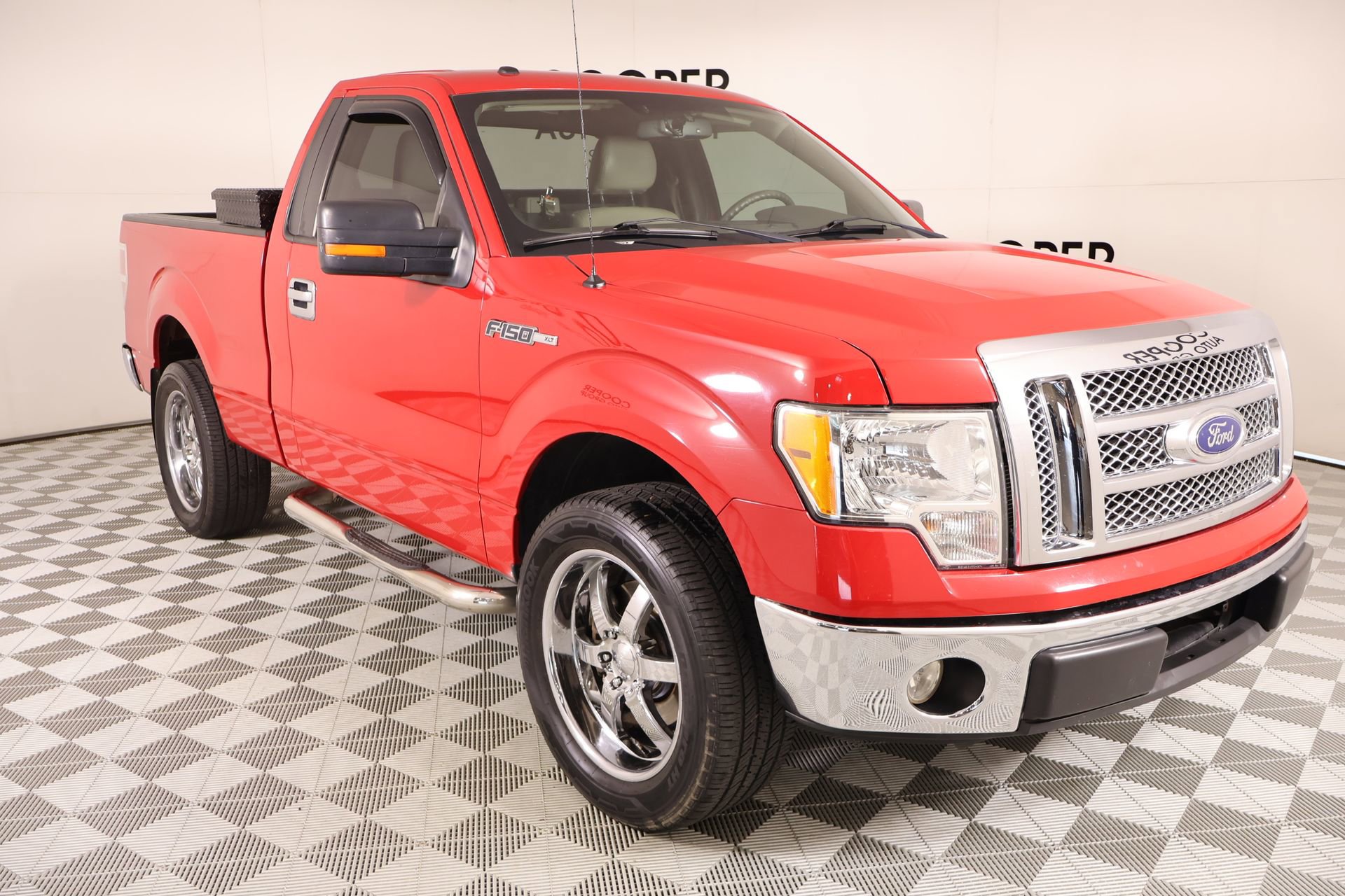 Used 2010 Ford F150 XLT RWD image 1
