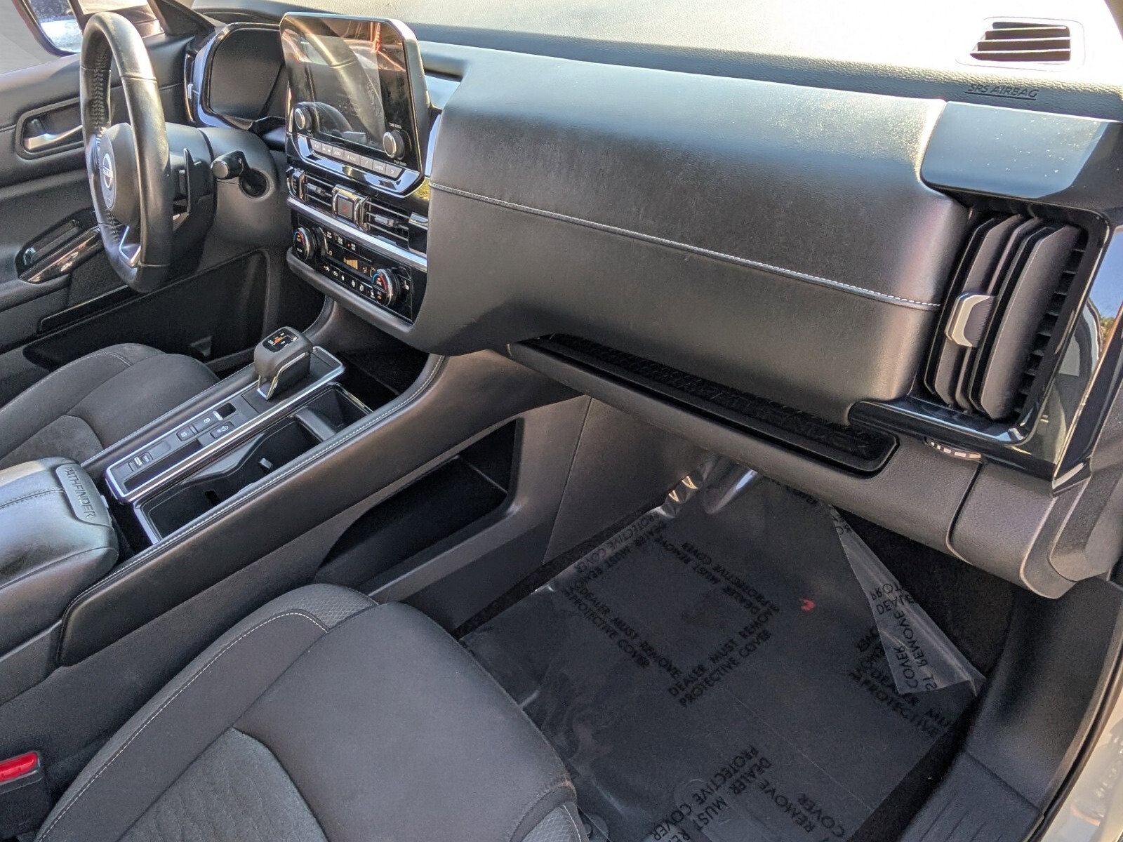 Used 2022 Nissan Pathfinder SV image 15